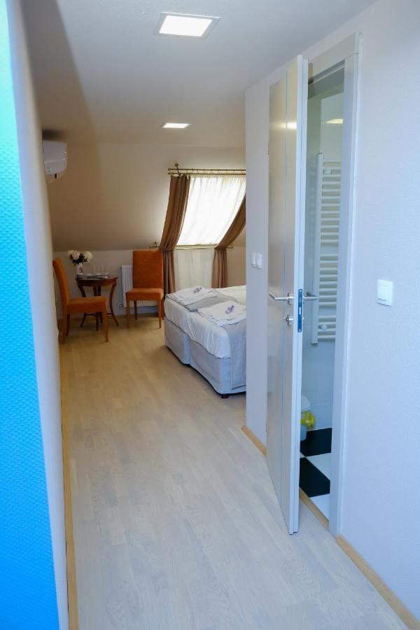 Barkoscinege Vendeghaz Hotel Geberjen Kültér fotó