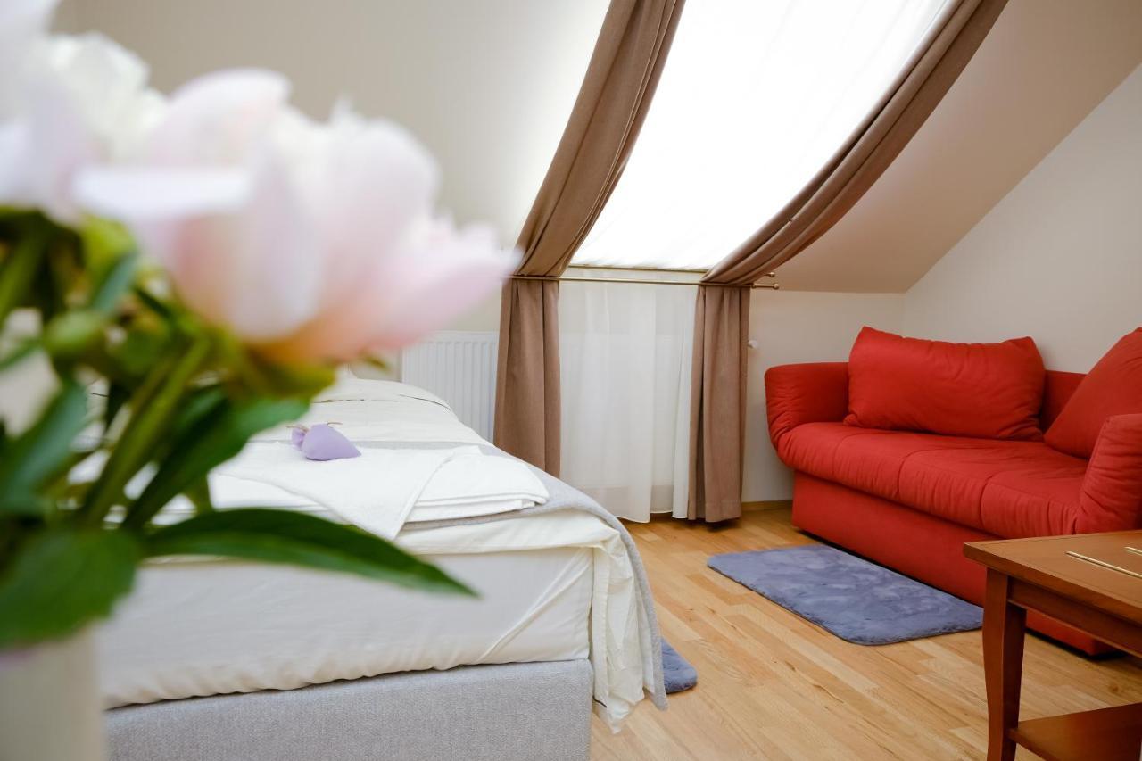 Barkoscinege Vendeghaz Hotel Geberjen Kültér fotó